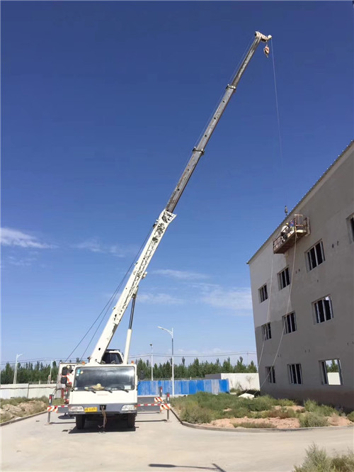 振兴区“轻装强干”—— 吊车的 “轻量化臂架” 技术