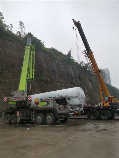 振兴区“不怕风雨冻”—— 吊车的 “恶劣环境适应” 技术