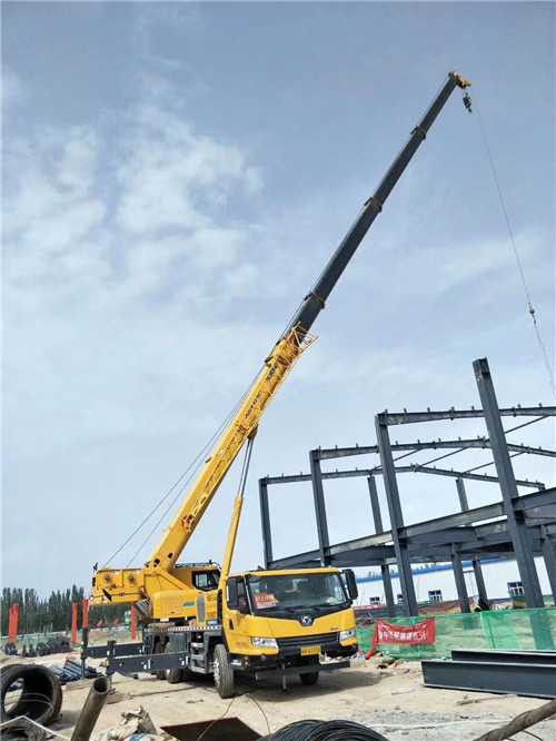振兴区超高层建筑钢结构吊装案例
